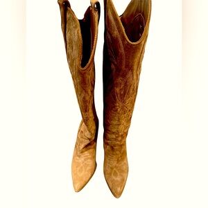 Steve Madden Knee high boots. Size 6m